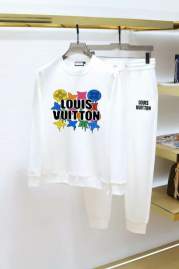 Picture of LV Sweater Suits _SKULVM-5XLkdtr11741033